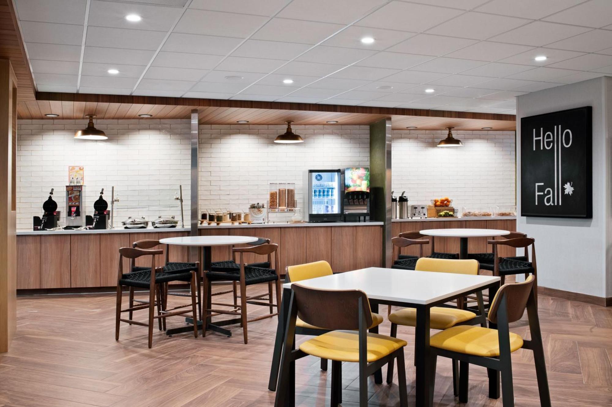 Fairfield By Marriott Inn & Suites 치노 외부 사진