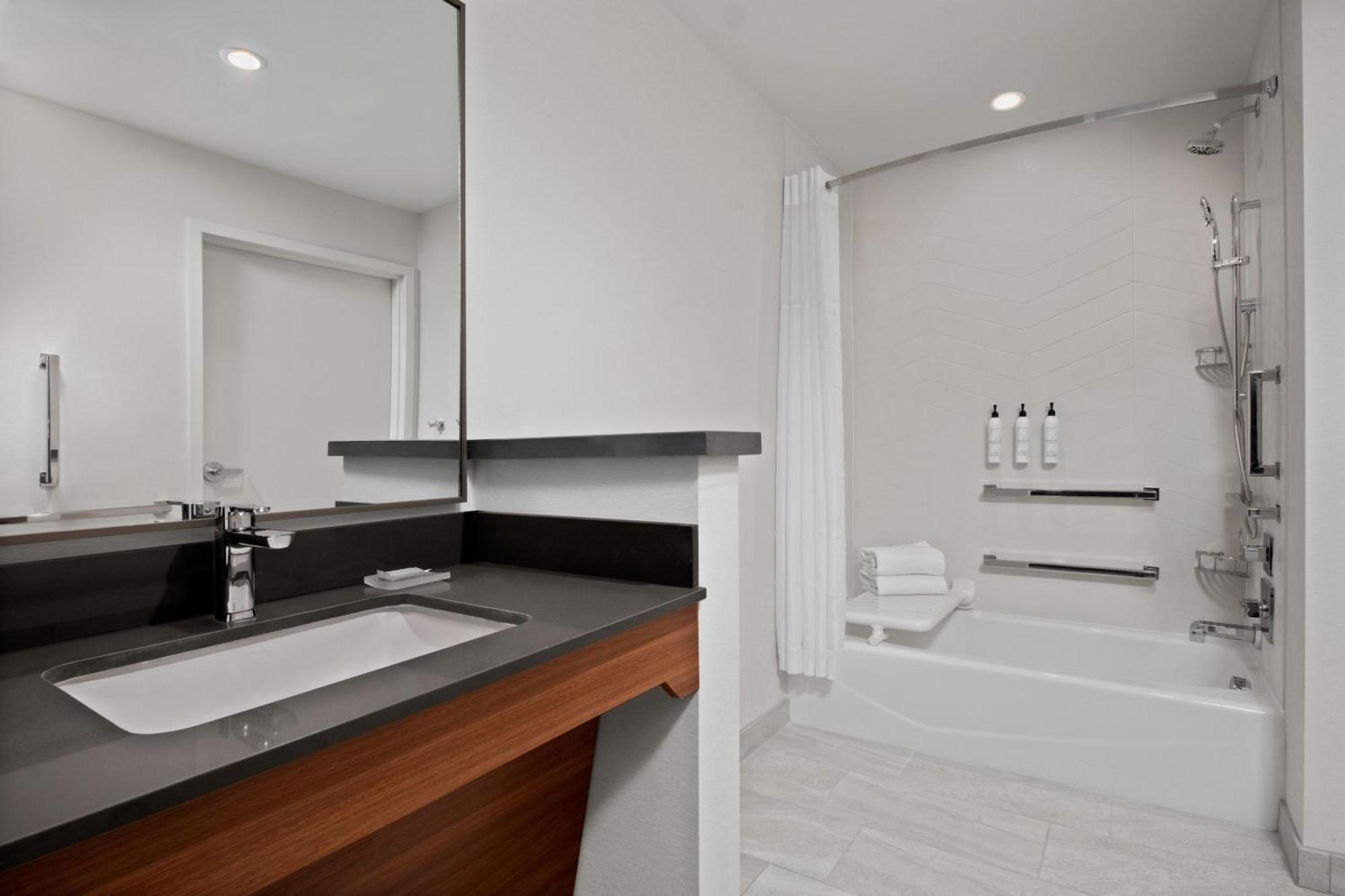 Fairfield By Marriott Inn & Suites 치노 외부 사진